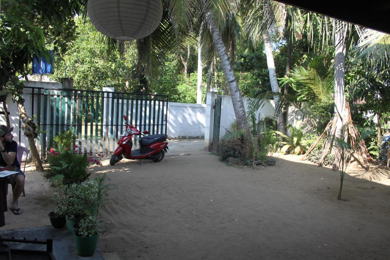 Chithra Homestay Тангалла Экстерьер фото