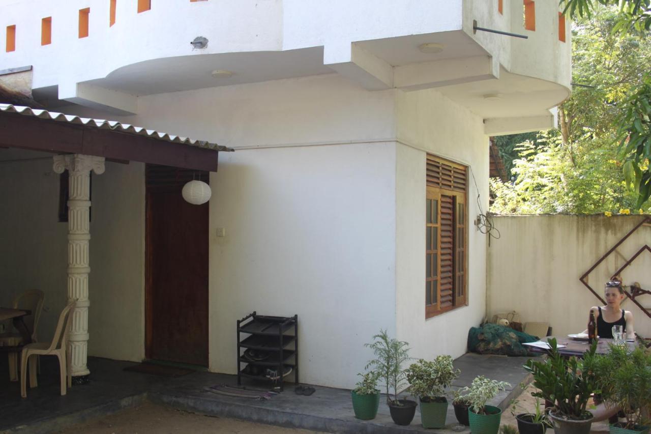 Chithra Homestay Тангалла Экстерьер фото