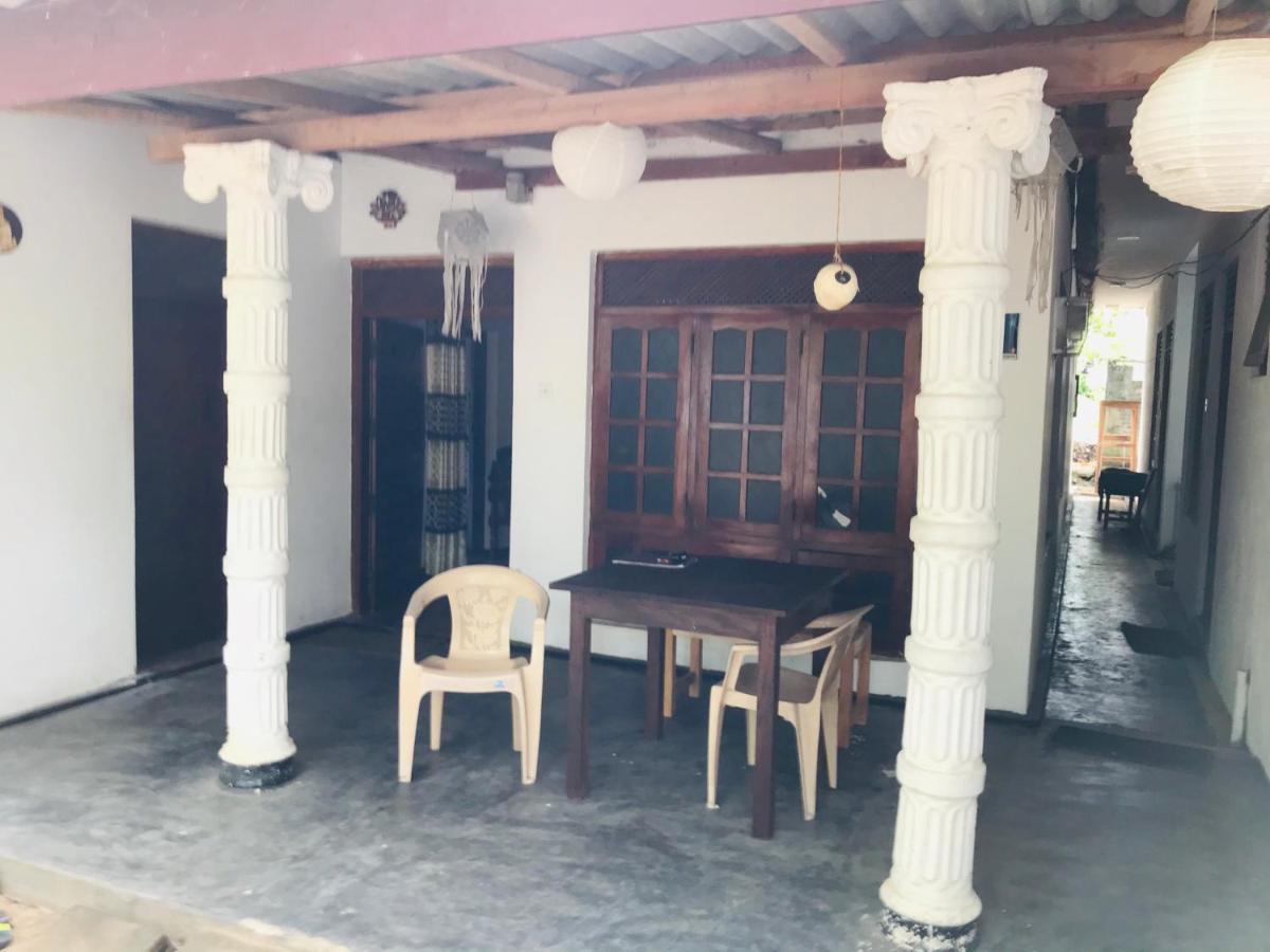 Chithra Homestay Тангалла Экстерьер фото