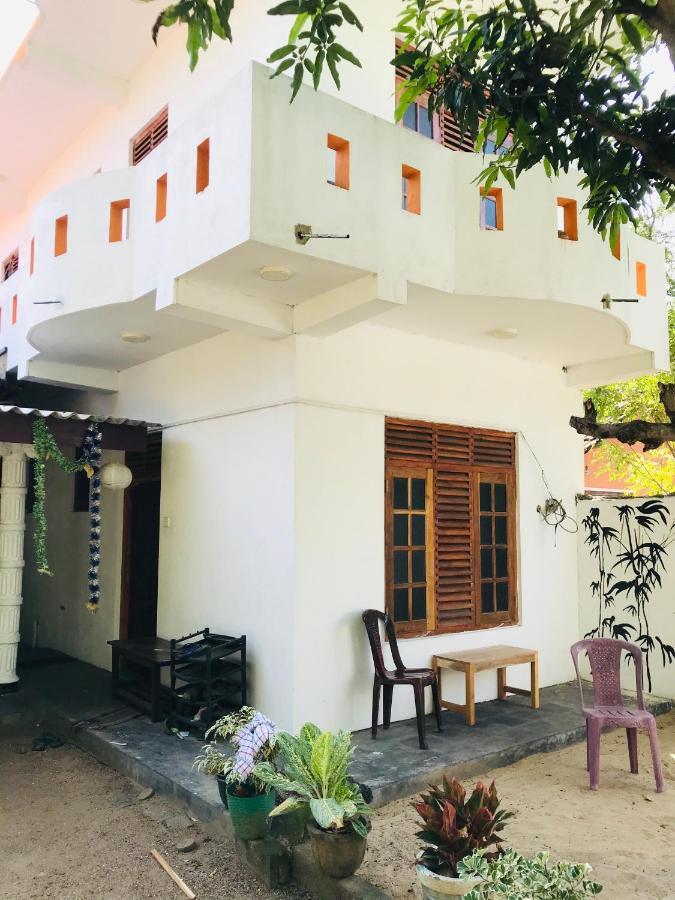 Chithra Homestay Тангалла Экстерьер фото